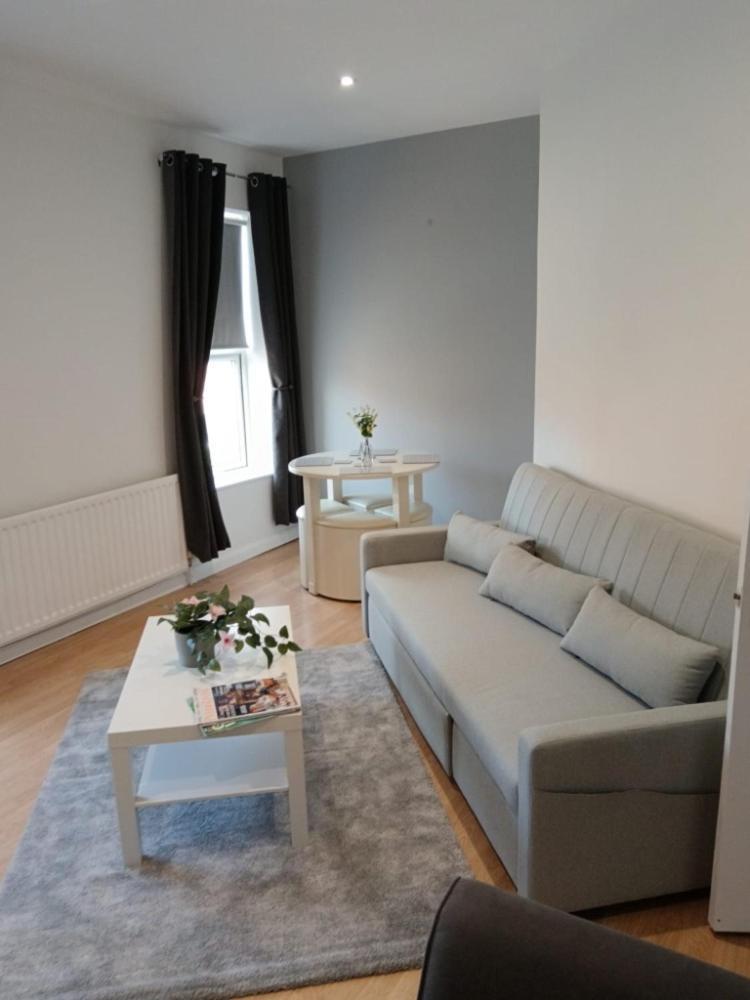 Welcome To This Flat ケタリング エクステリア 写真